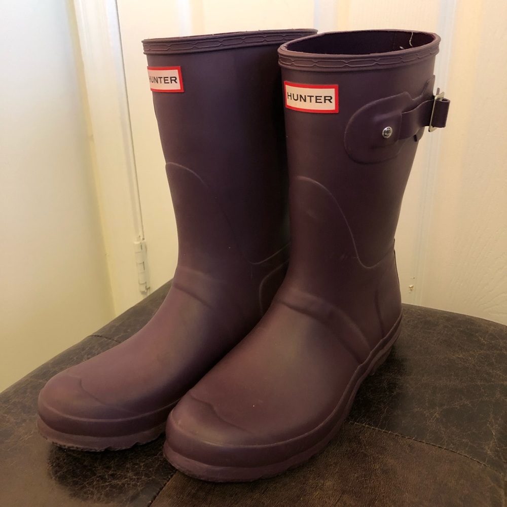 Purple, calf-high Hunter rain boots